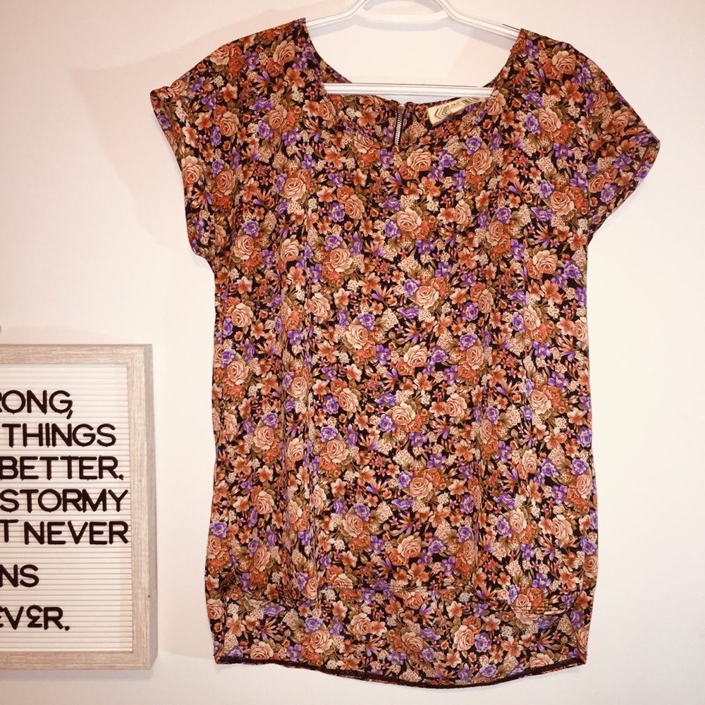 Floral Blouse with Back Zipper Detail